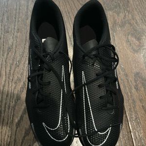 Men Soccer Shoe brand new
